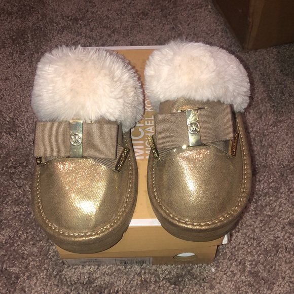 Michael Kors Other - Toddler house slippers